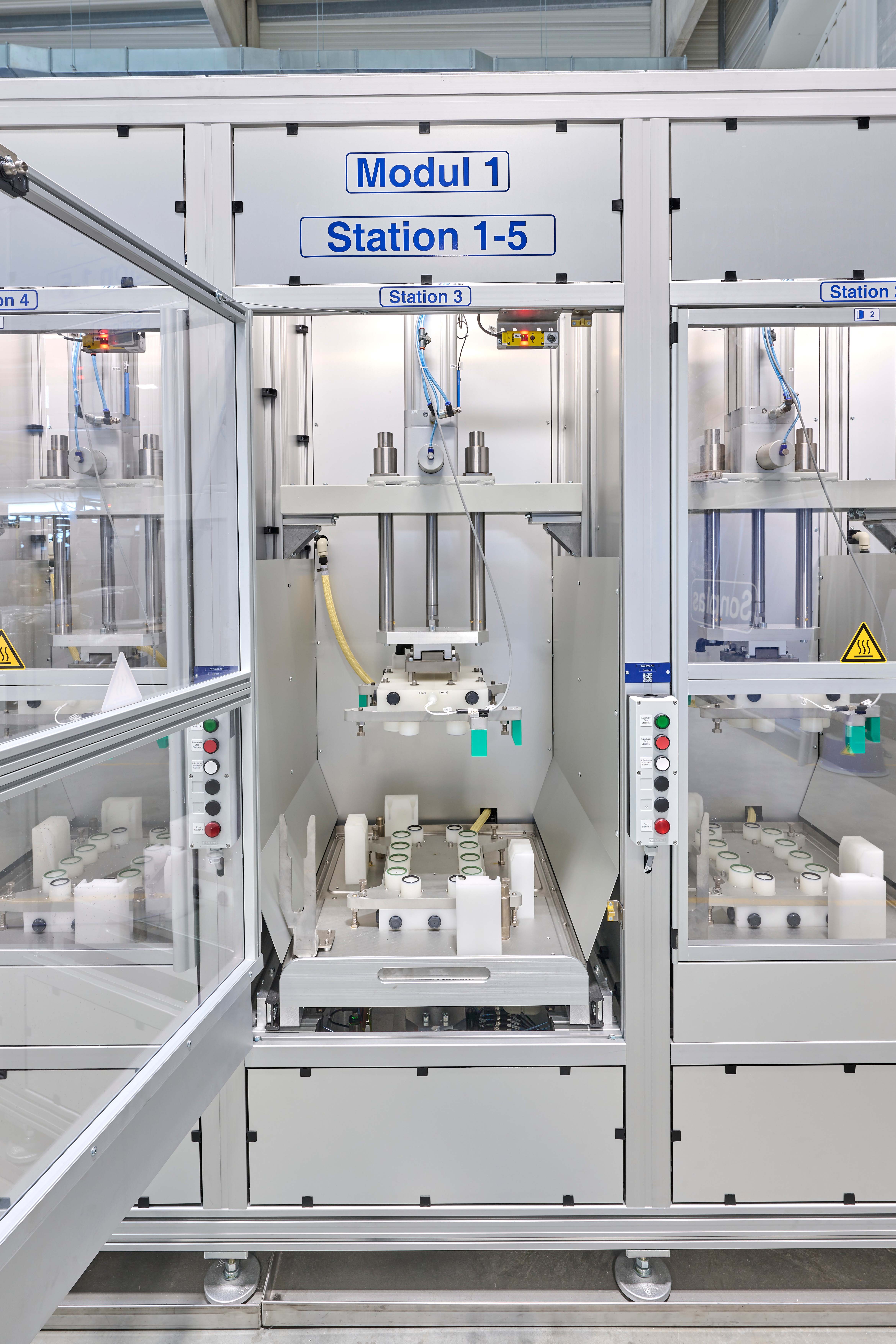 Electrolyzer Test Bench for Single Cells and Stacks