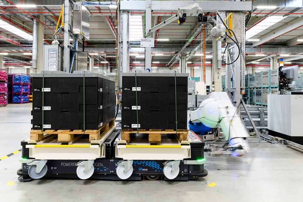 Hydrogen powered material handling equipment with BMW