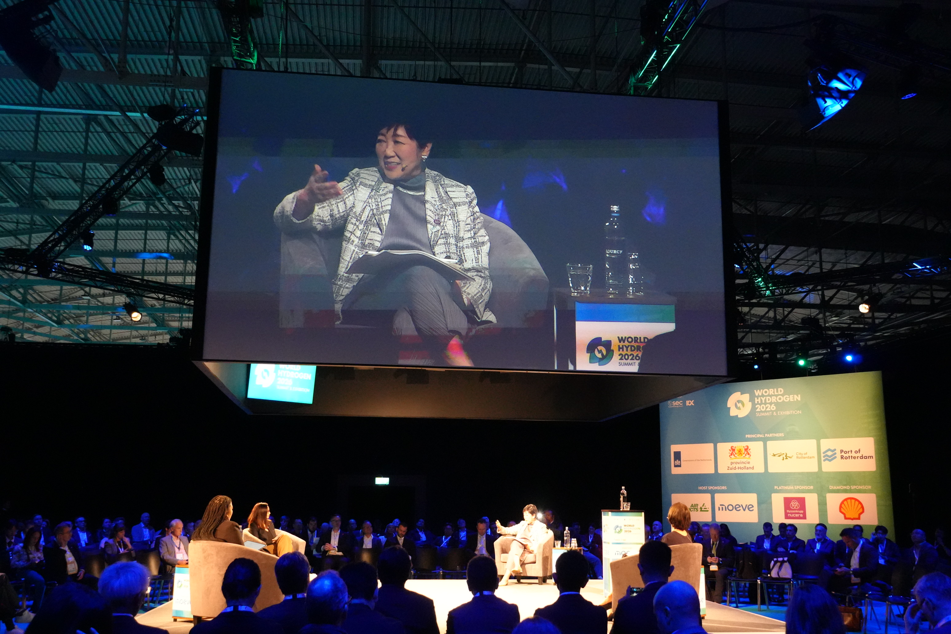 Tokyo Gov. Speaks Up on Green Hydrogen Drive at Global Summit